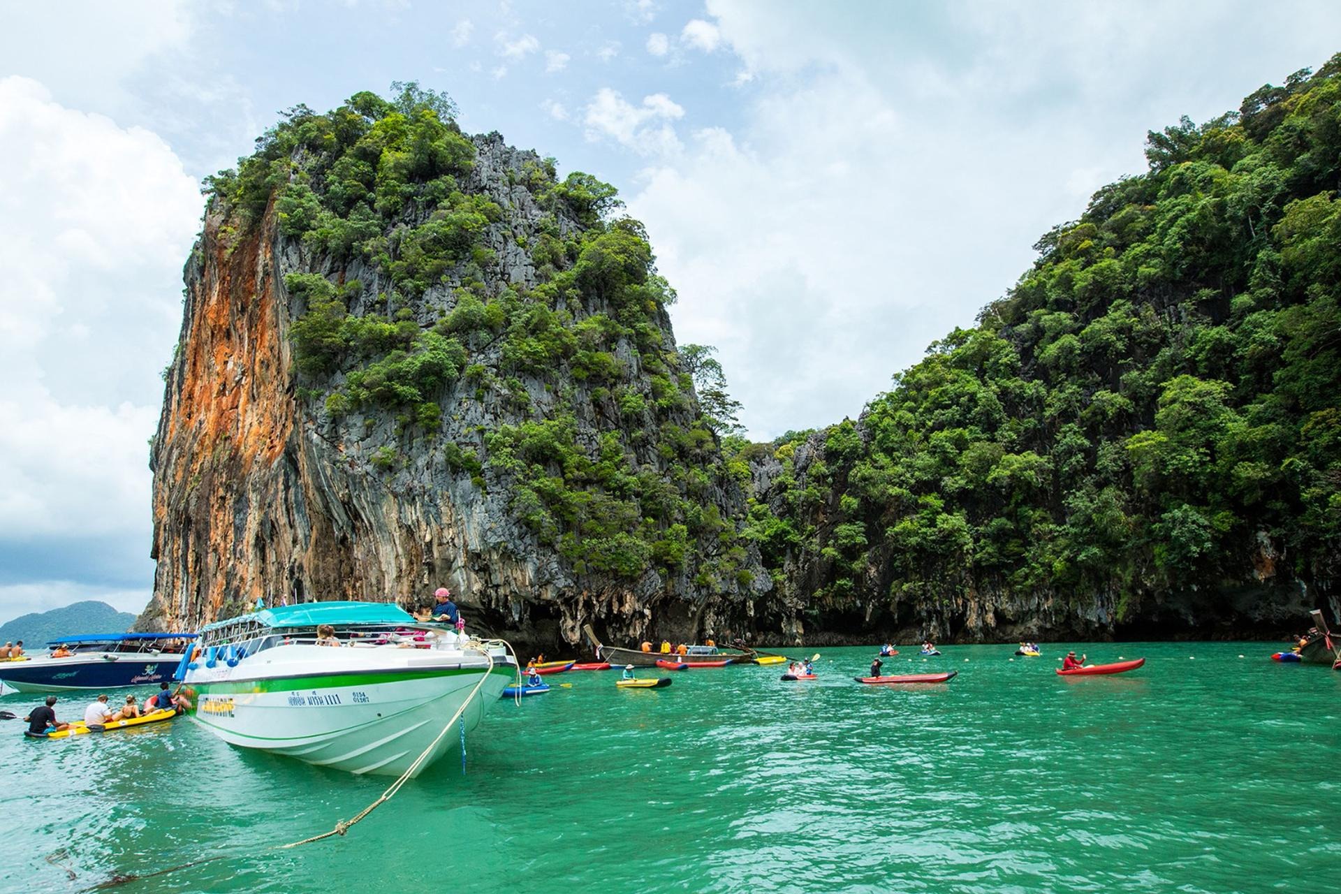 James Bond Island and Hong Kong speedboat tour